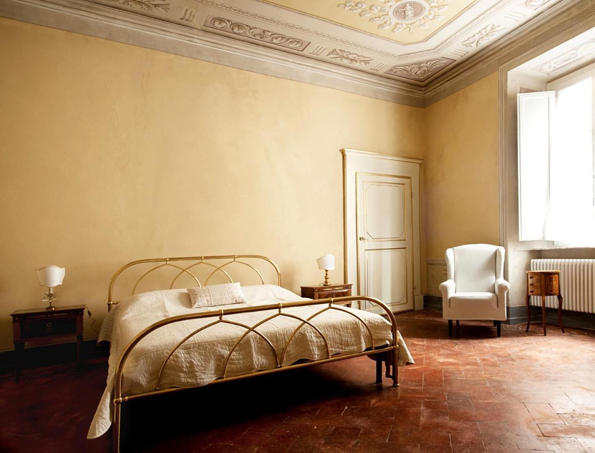 Almadelena Guest House Pisa Rum bild