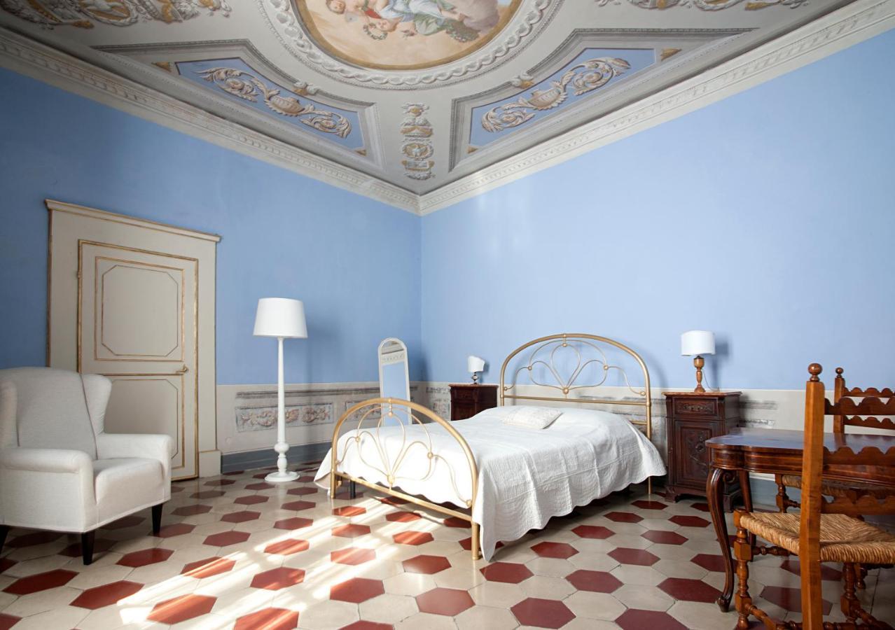 Almadelena Guest House Pisa Rum bild